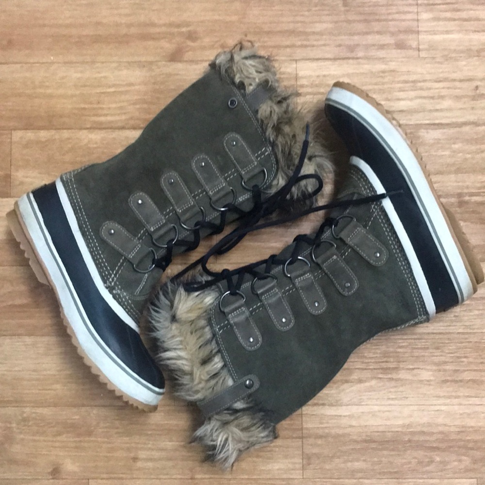 Sorel Joan of Arctic winter boots 8.5